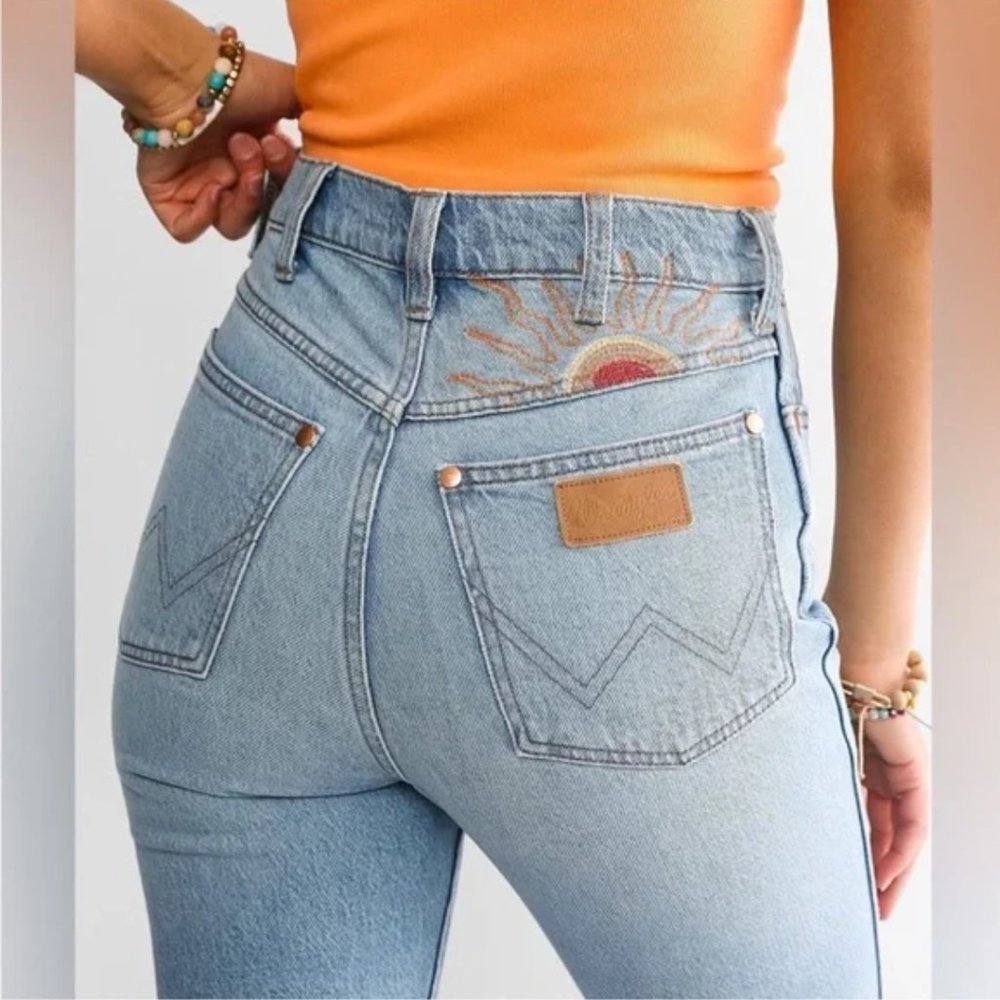 Wrangler Westward 626 High Rise Boot Jeans Sun Embroidery Size 32 x 32 NWT